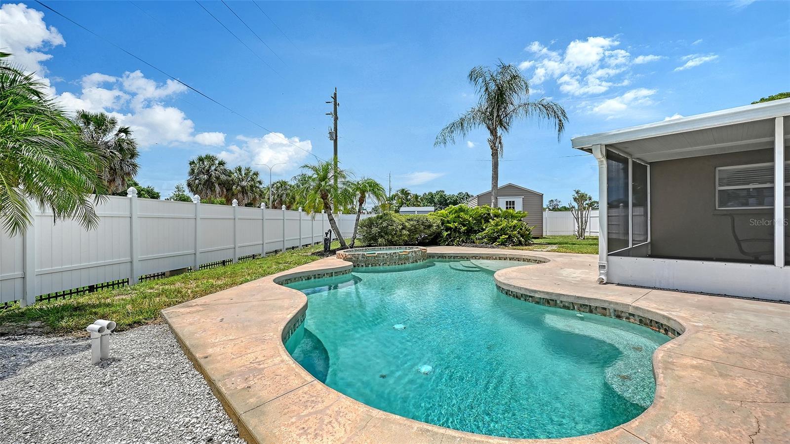 RIDGEWOOD ESTATES ADD 04 - Residential