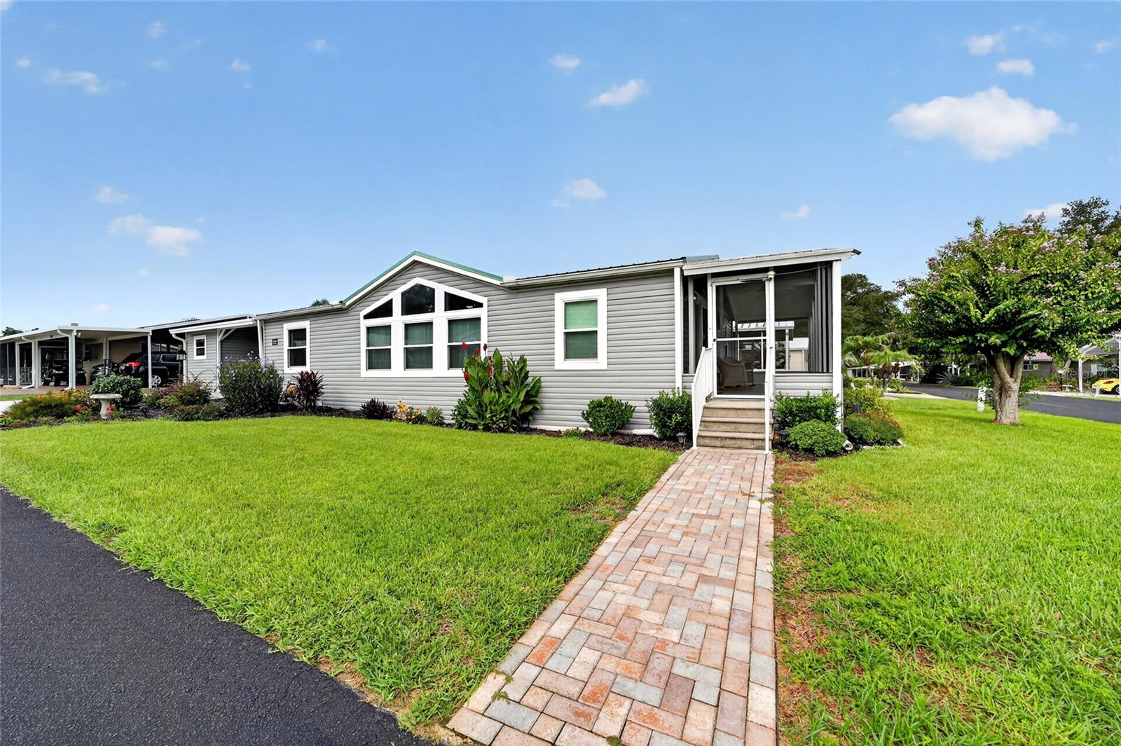 LAKE YALE ESTATES - Residential