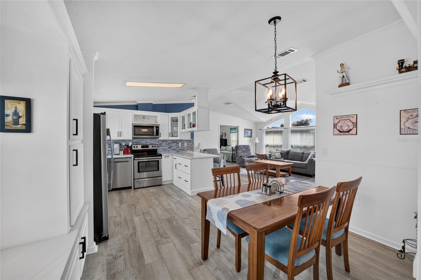 LAKE YALE ESTATES - Residential