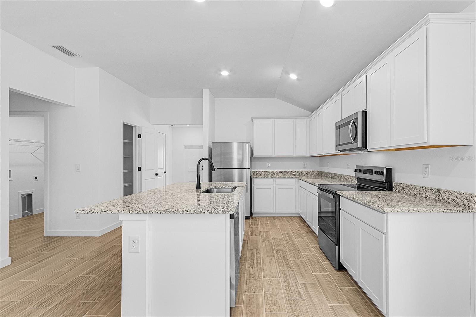 1585 - PORT CHARLOTTE SUB 31 - Residential