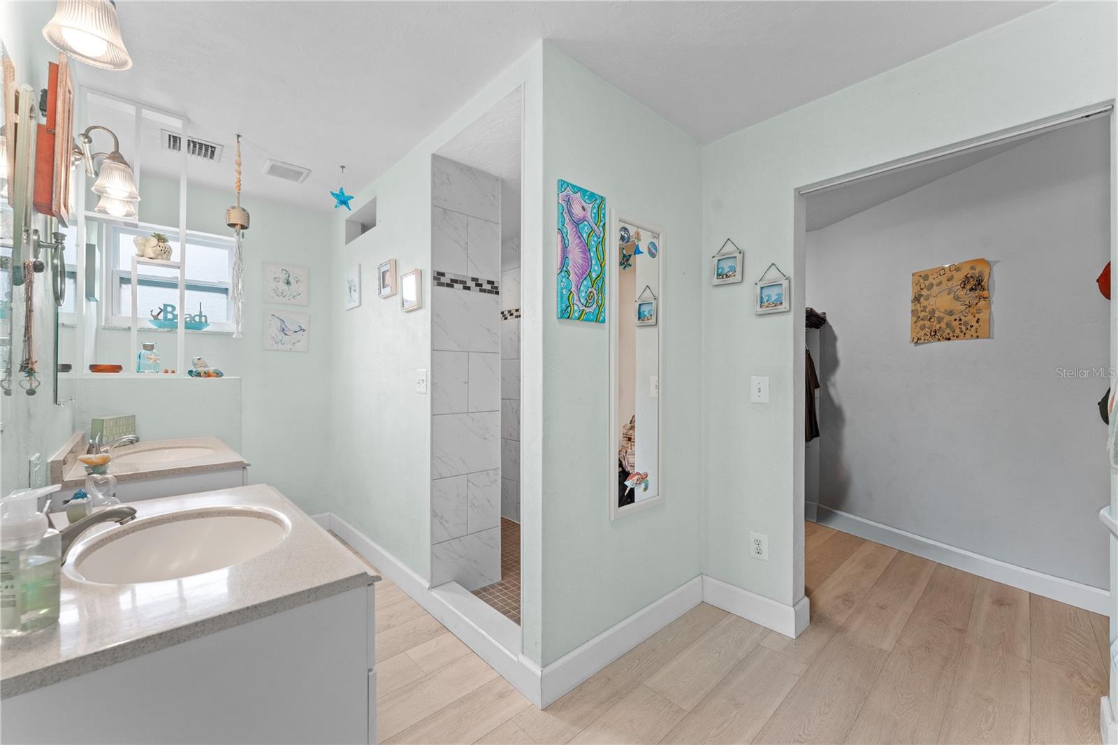MORRIS C N 21 & 22 15 33 - Residential