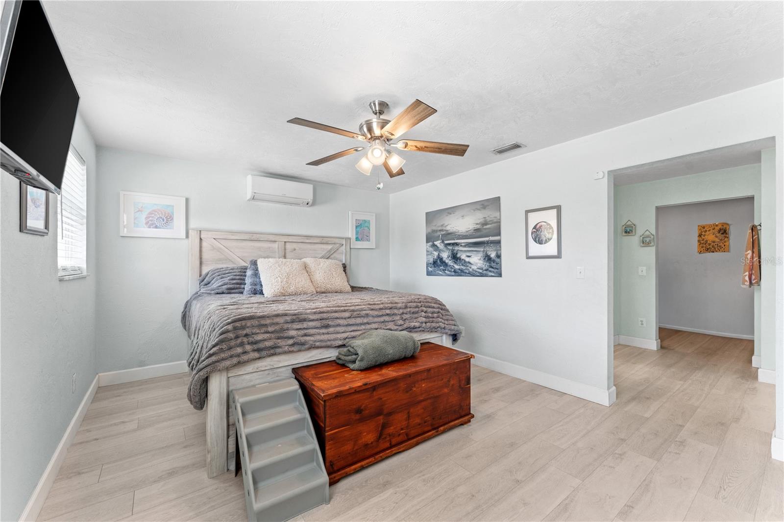 MORRIS C N 21 & 22 15 33 - Residential