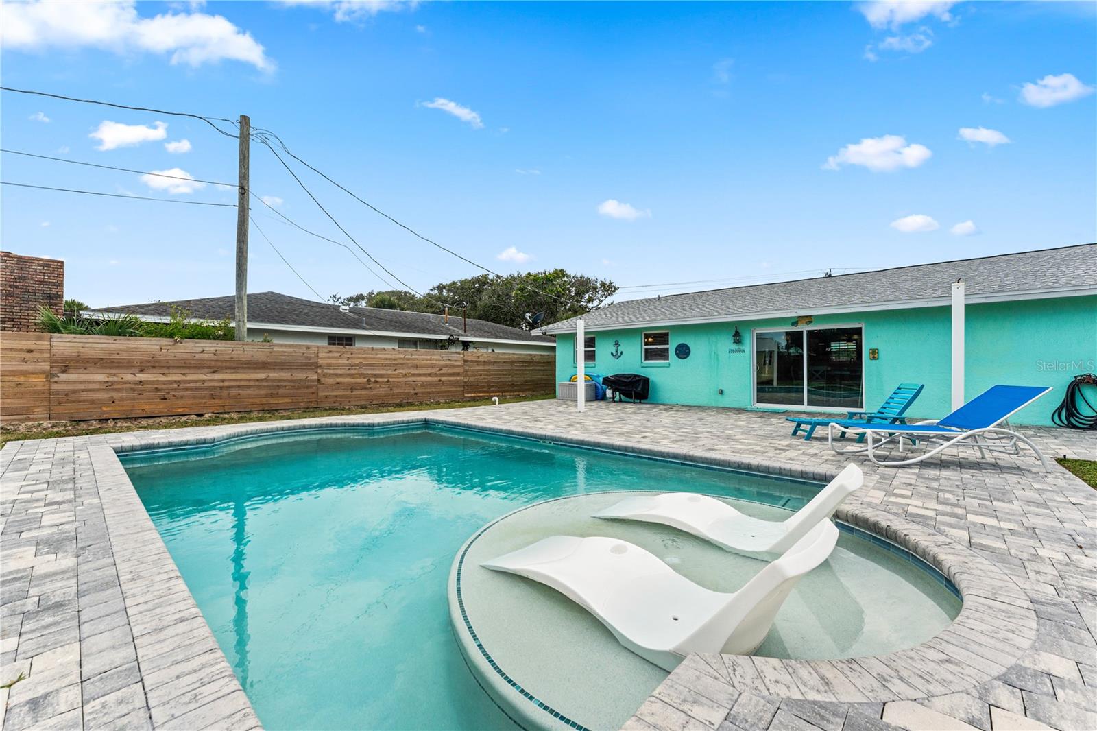 MORRIS C N 21 & 22 15 33 - Residential