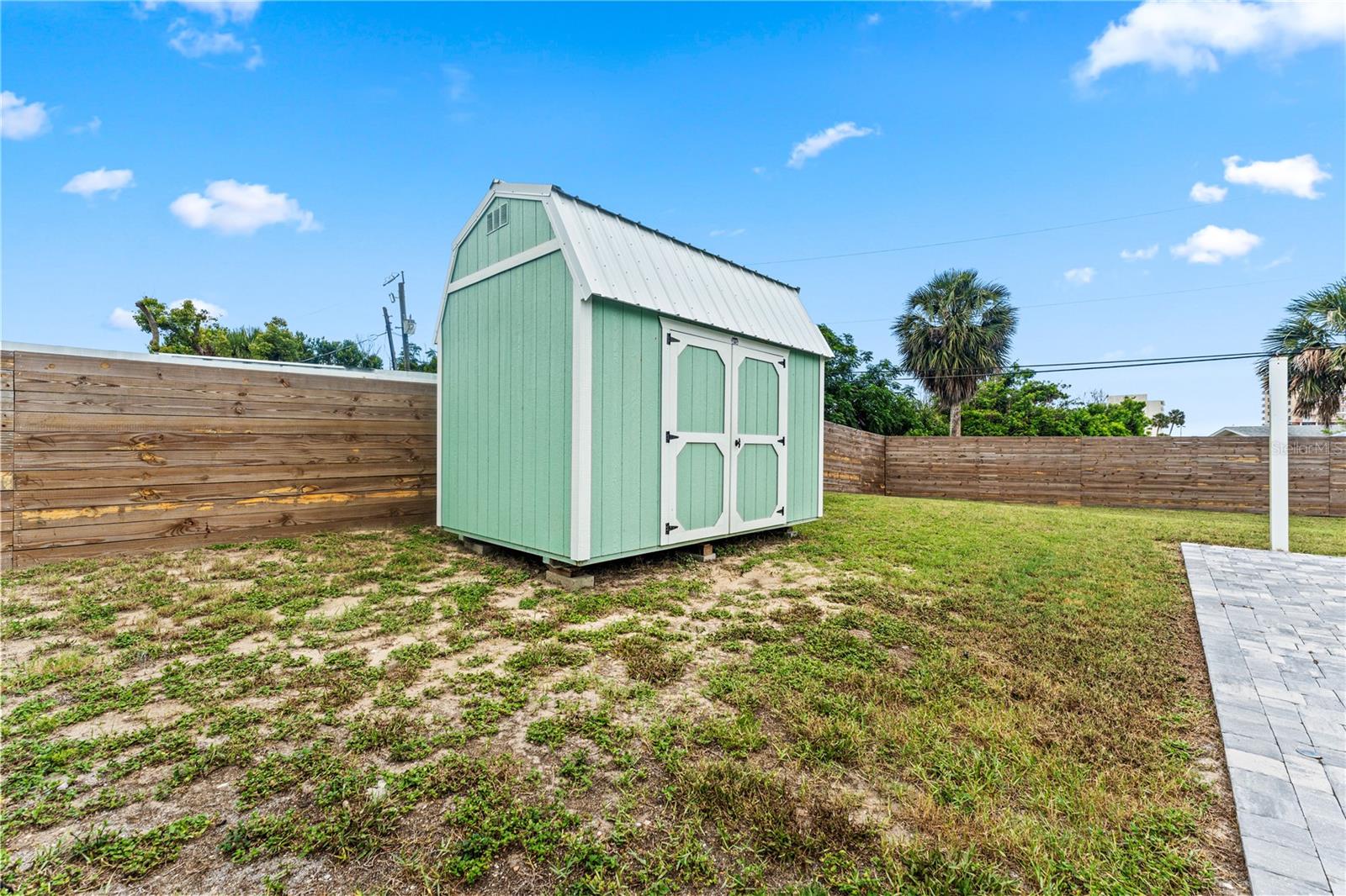 MORRIS C N 21 & 22 15 33 - Residential