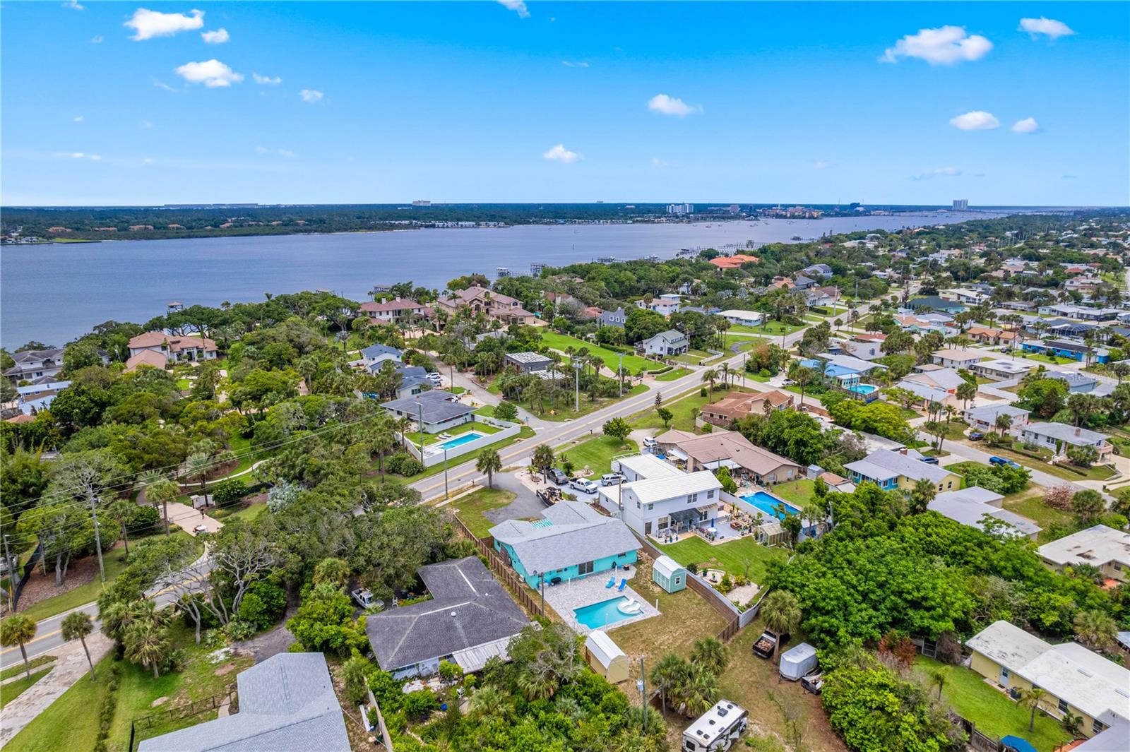 MORRIS C N 21 & 22 15 33 - Residential