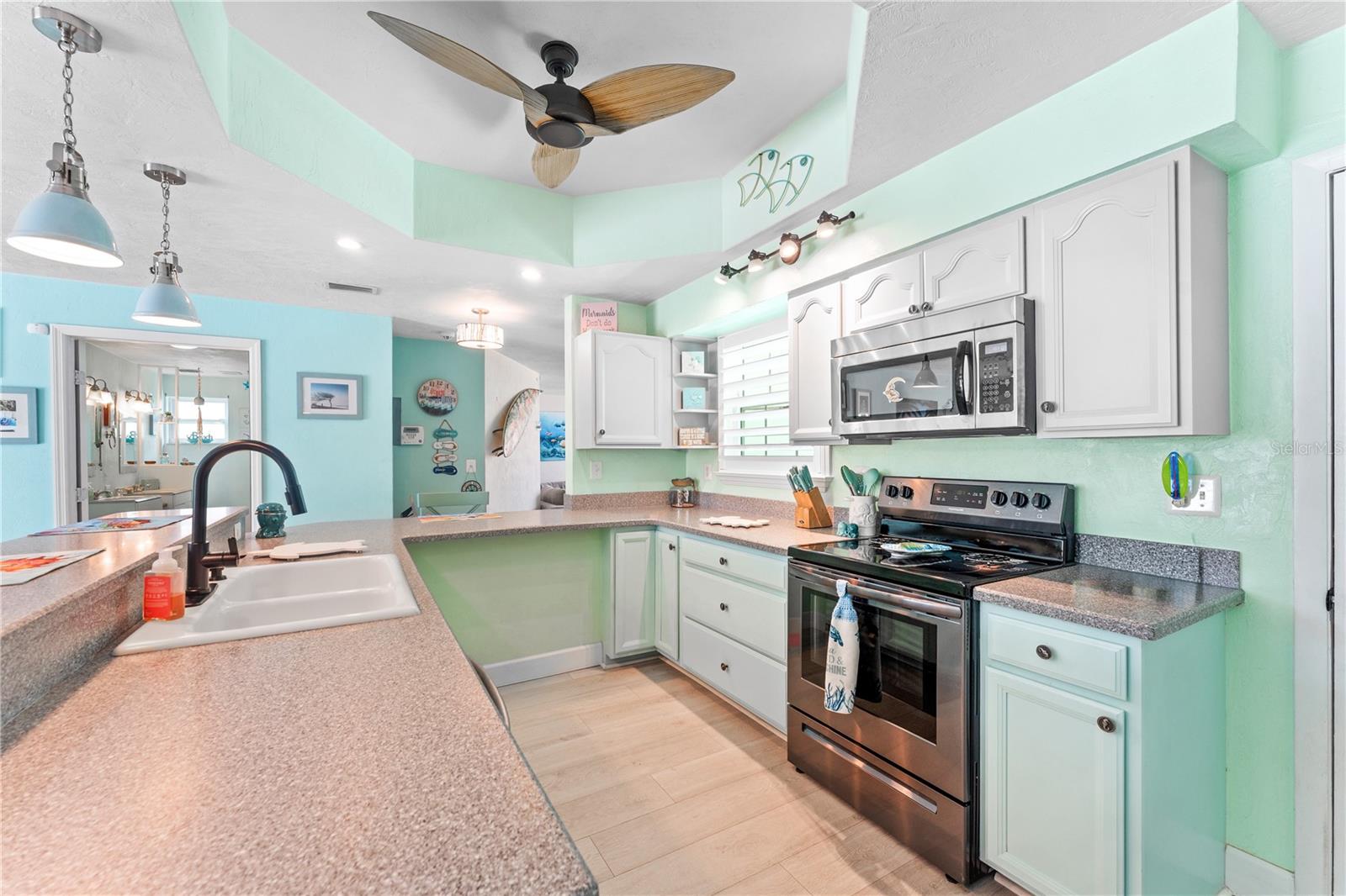 MORRIS C N 21 & 22 15 33 - Residential