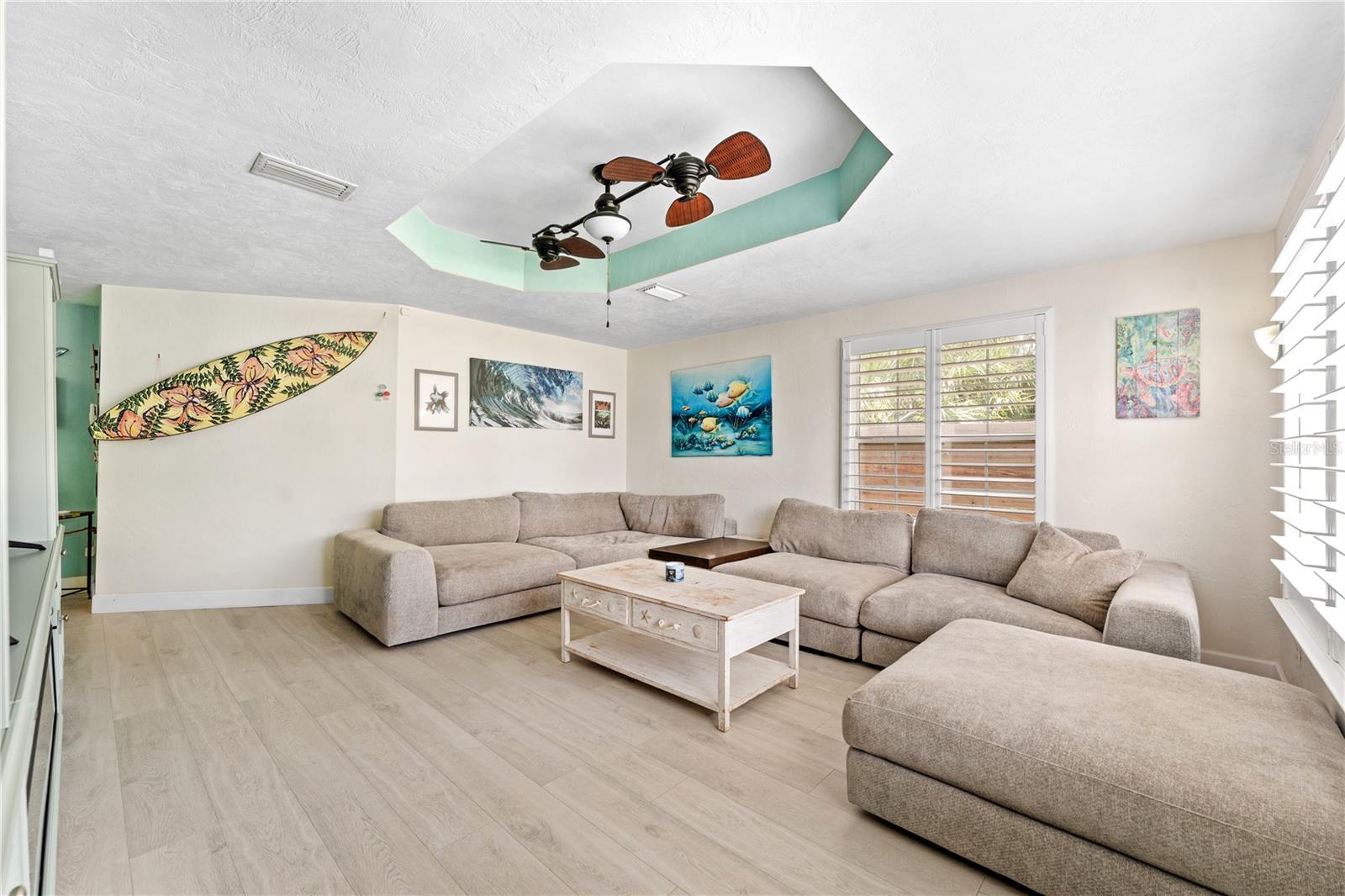 MORRIS C N 21 & 22 15 33 - Residential