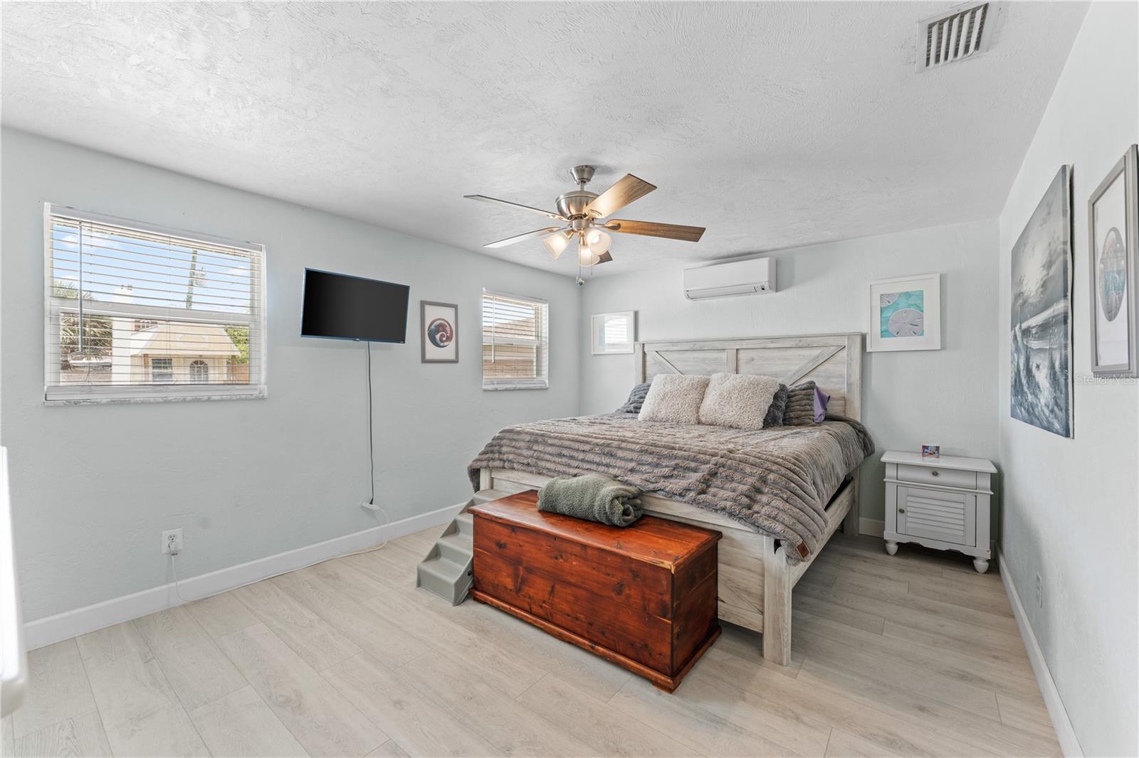 MORRIS C N 21 & 22 15 33 - Residential