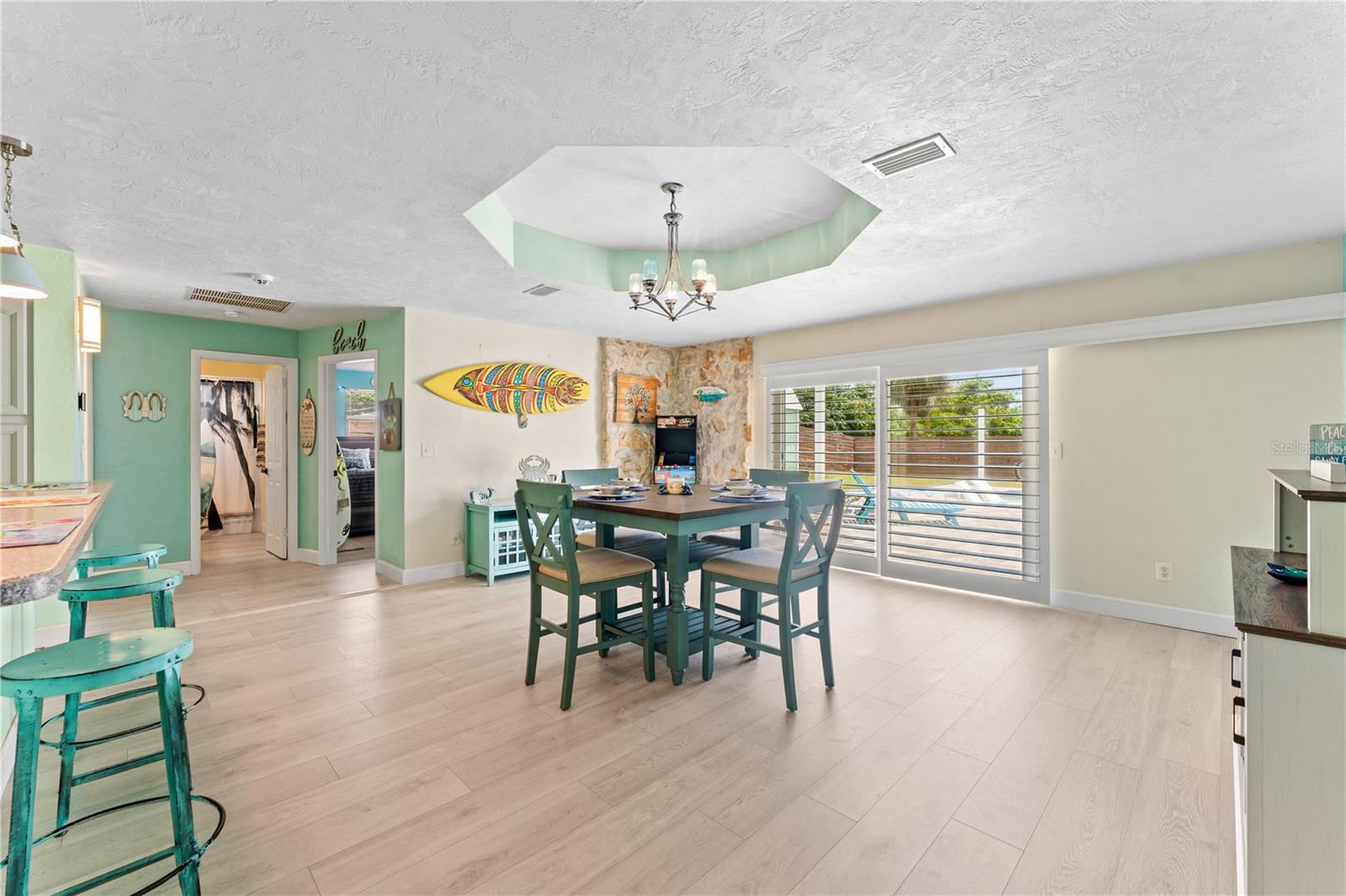 MORRIS C N 21 & 22 15 33 - Residential