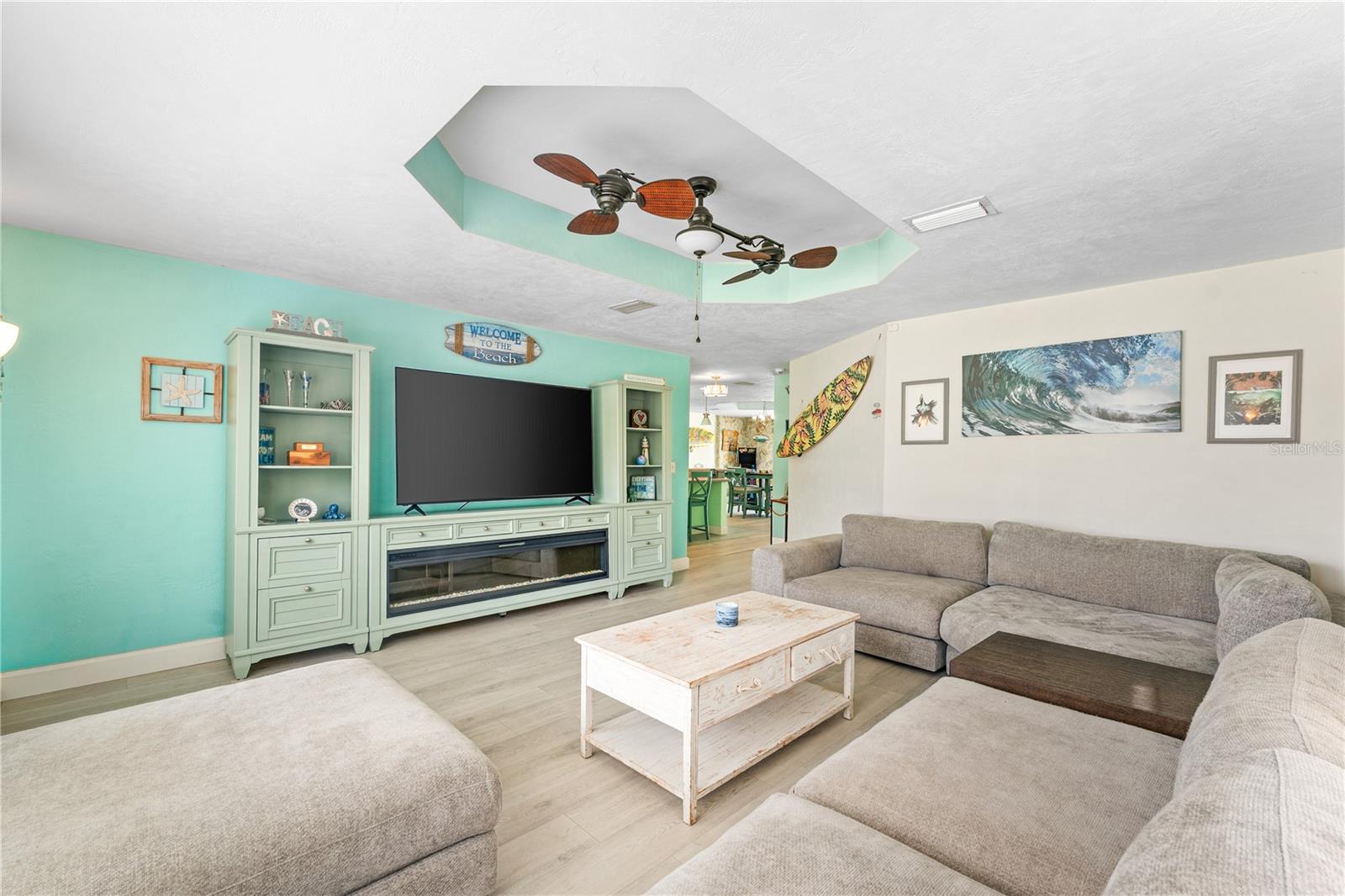 MORRIS C N 21 & 22 15 33 - Residential