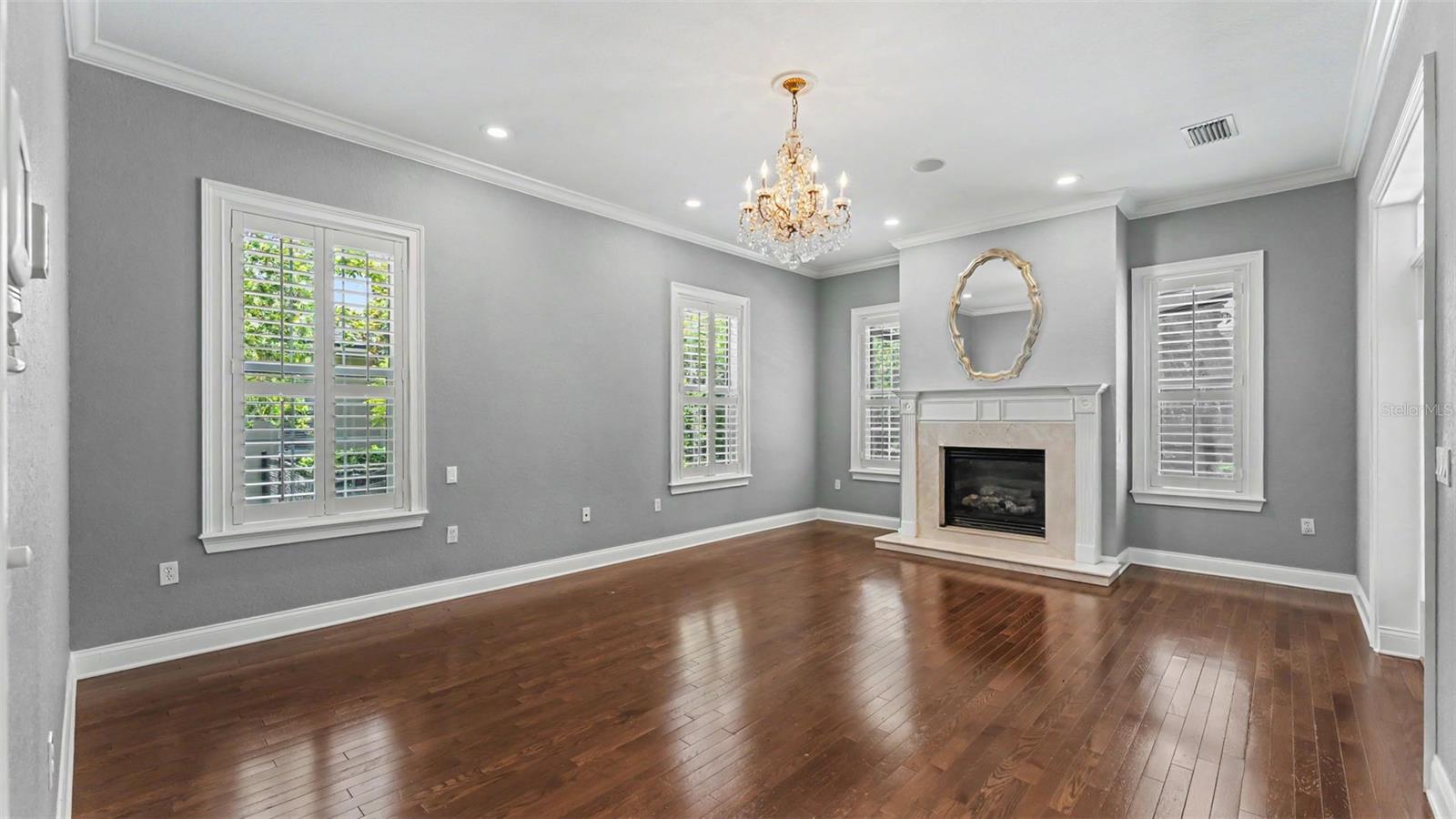ASHTON OAKS - Residential