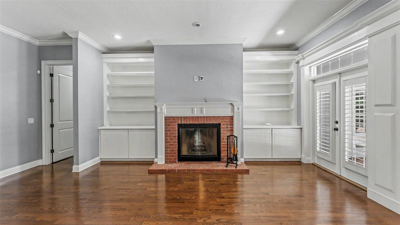 ASHTON OAKS - Residential