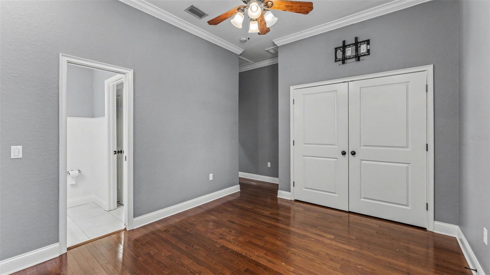 ASHTON OAKS - Residential