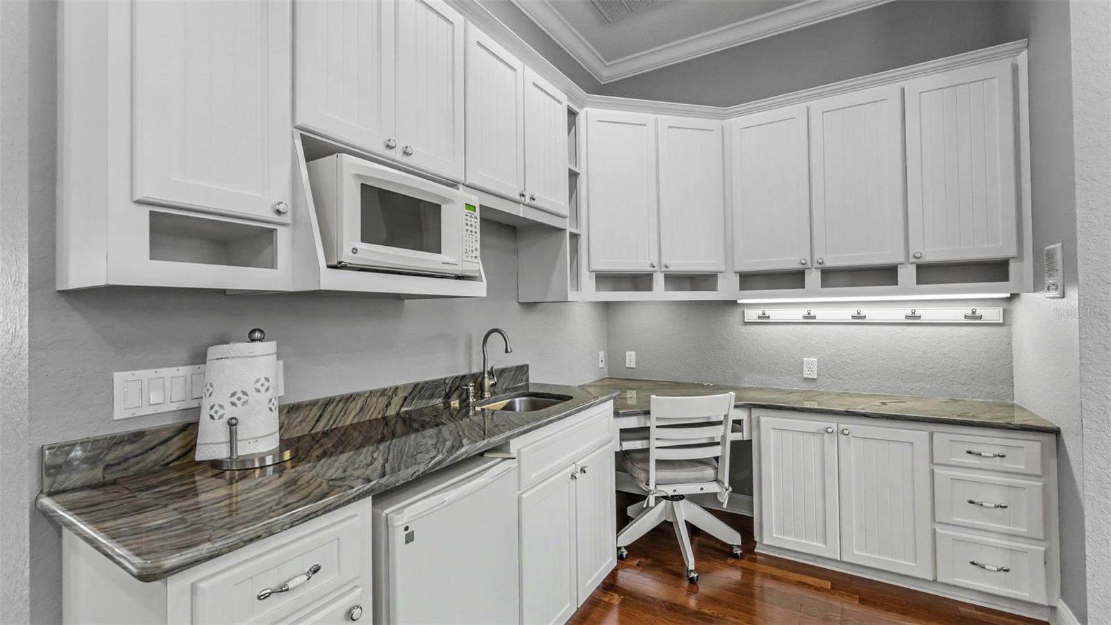 ASHTON OAKS - Residential
