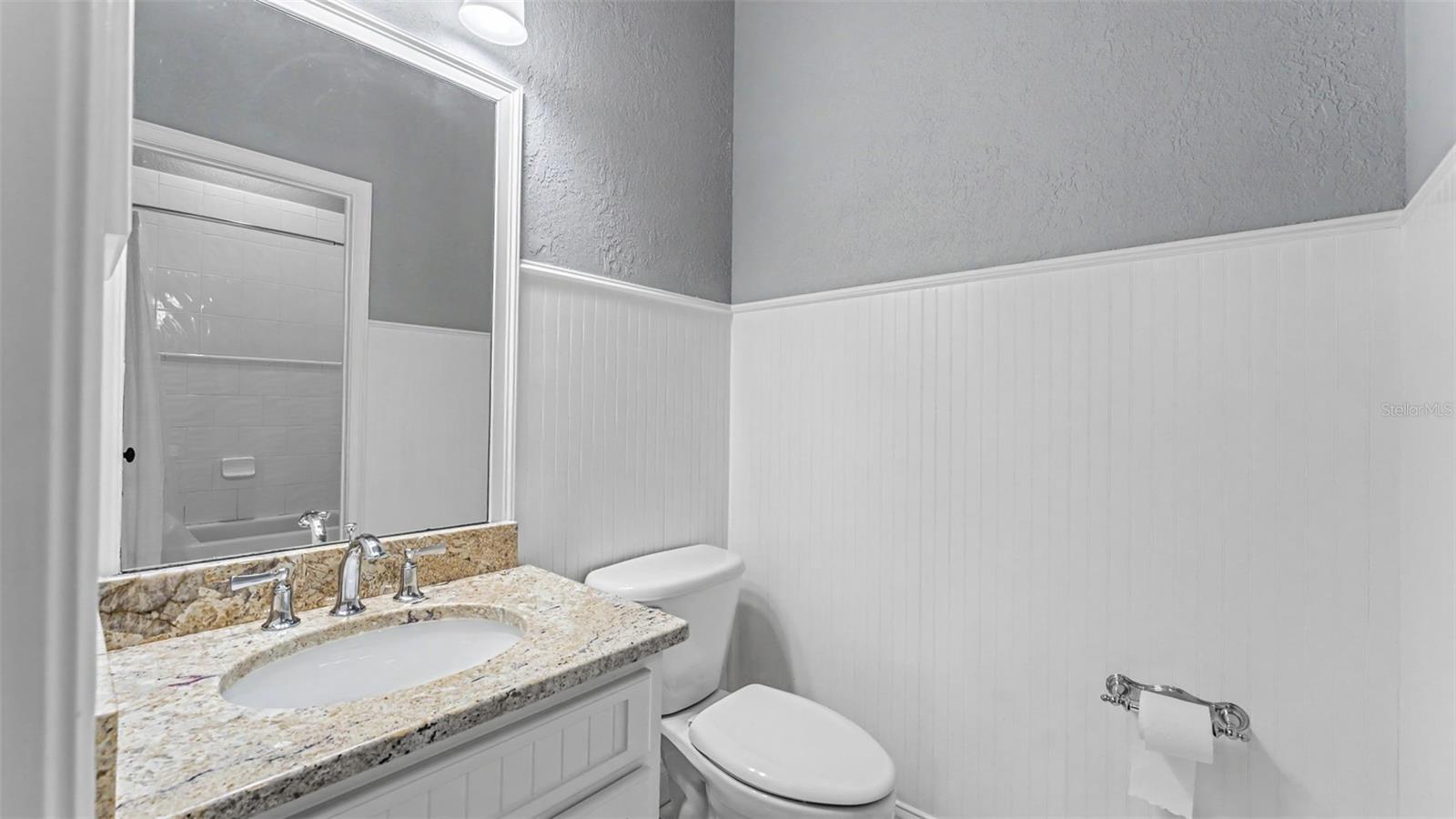 ASHTON OAKS - Residential
