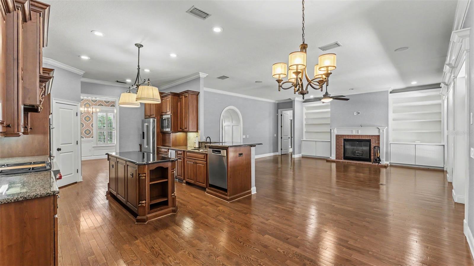 ASHTON OAKS - Residential