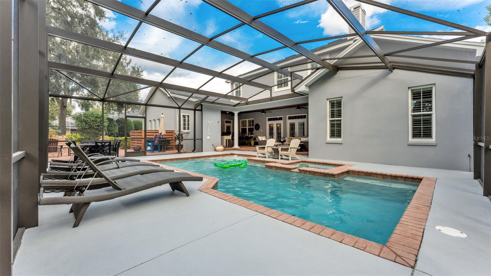 ASHTON OAKS - Residential
