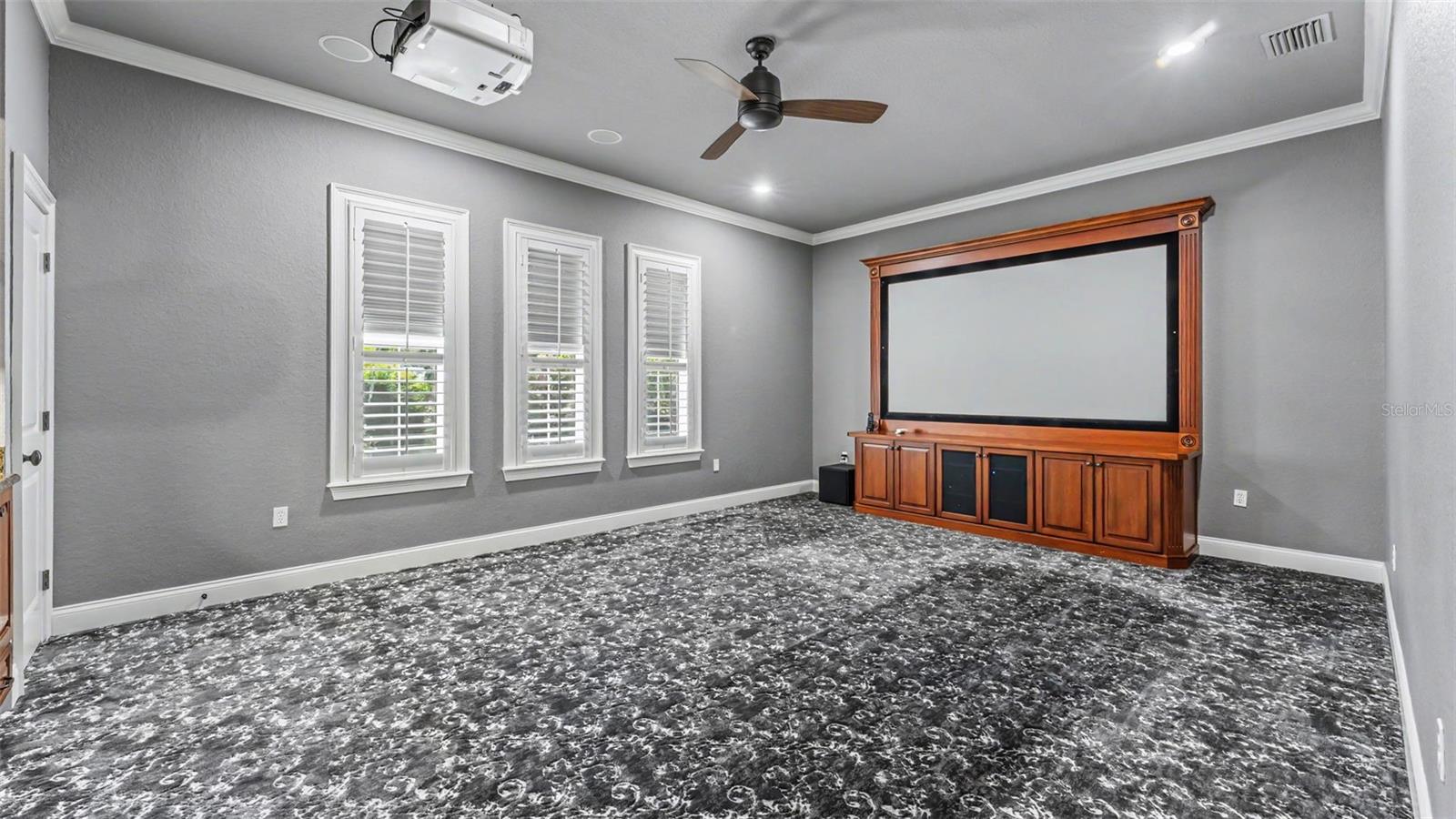 ASHTON OAKS - Residential