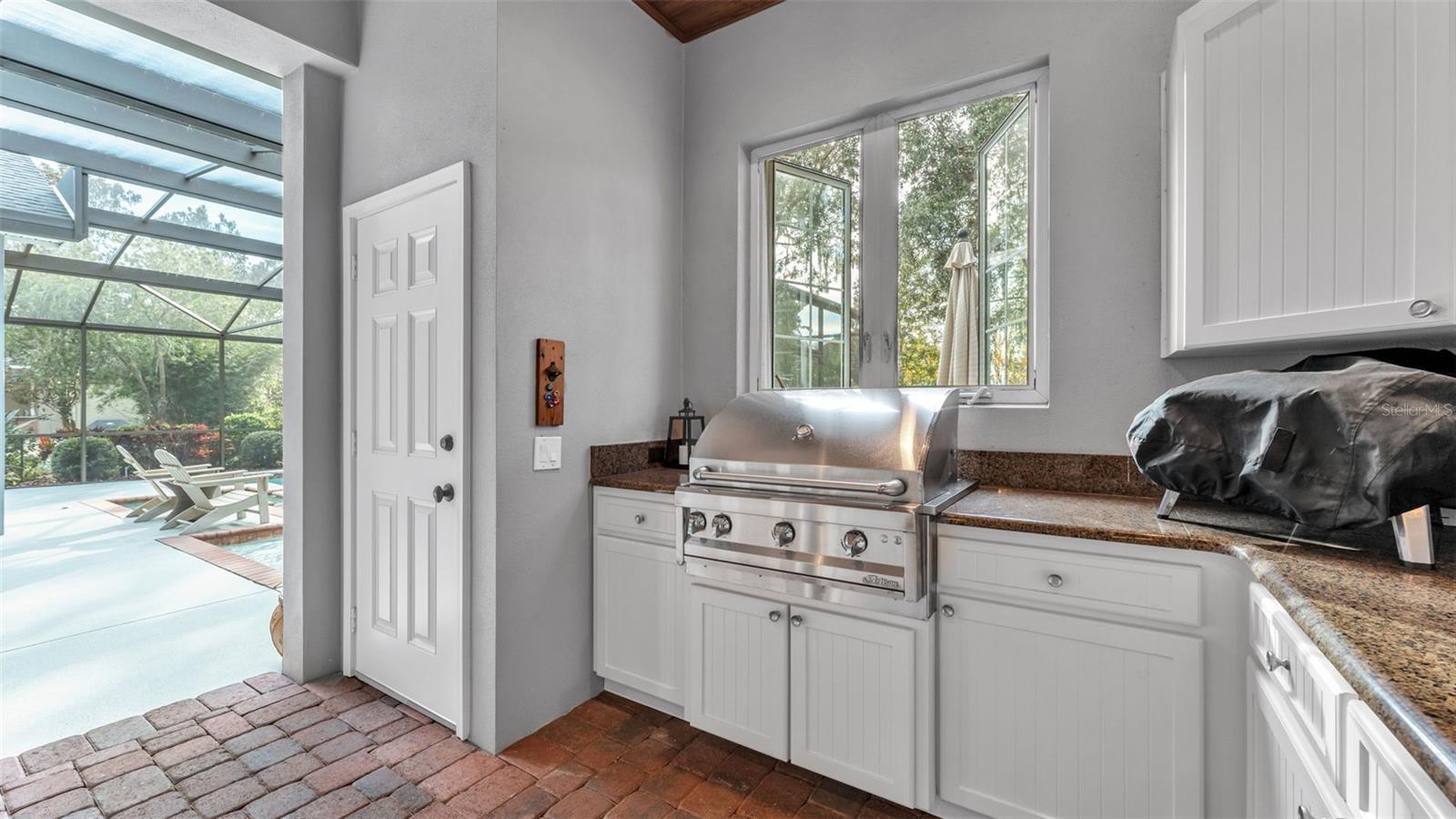 ASHTON OAKS - Residential