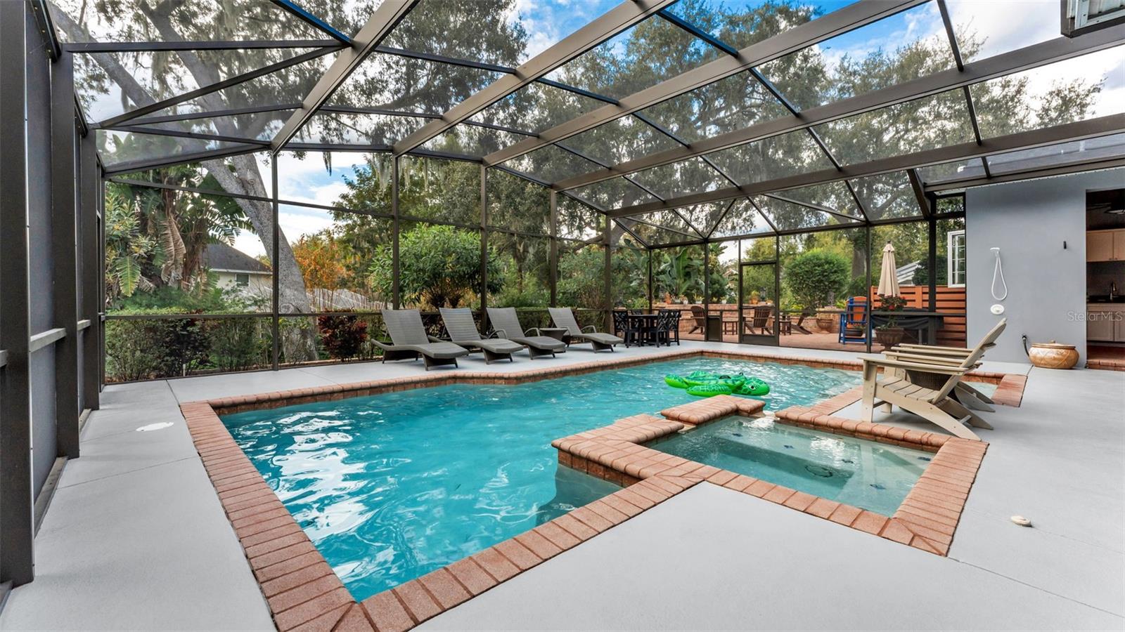 ASHTON OAKS - Residential
