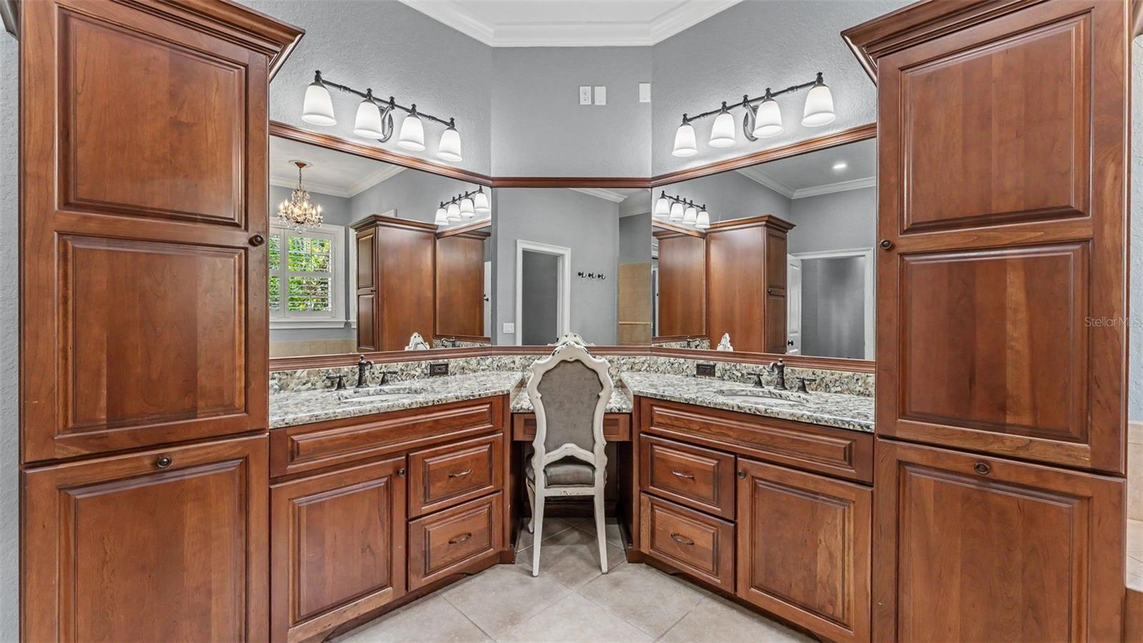 ASHTON OAKS - Residential