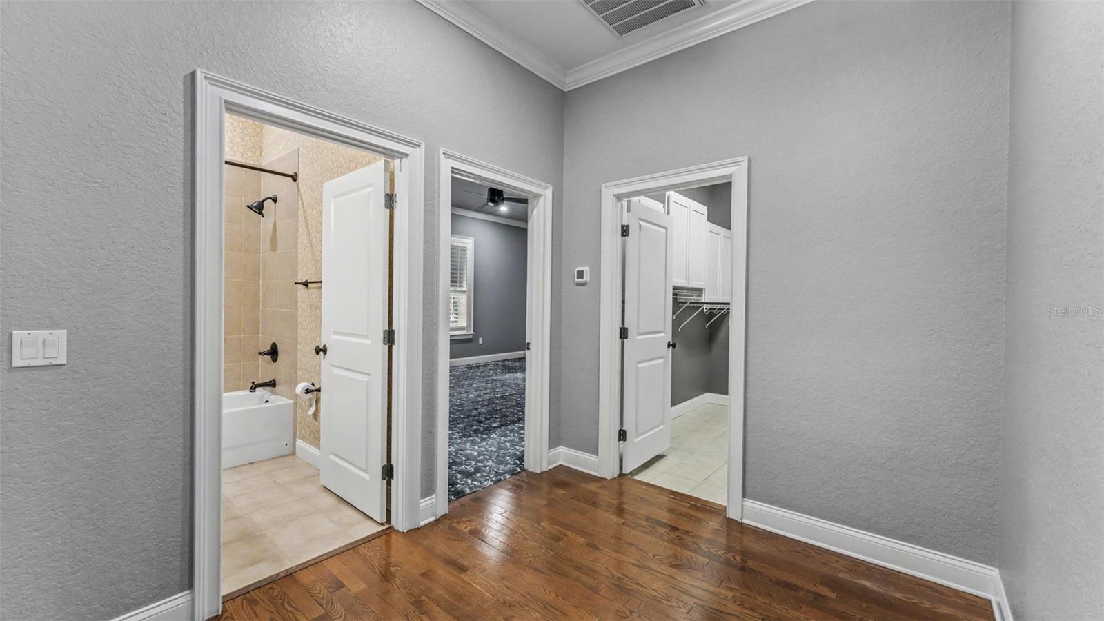 ASHTON OAKS - Residential