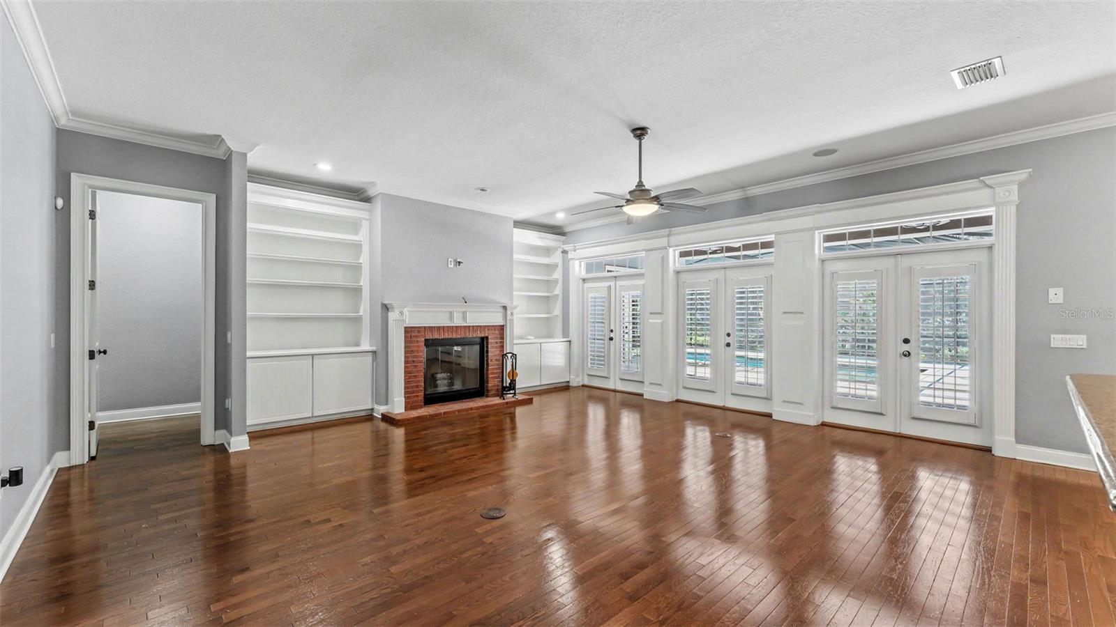 ASHTON OAKS - Residential