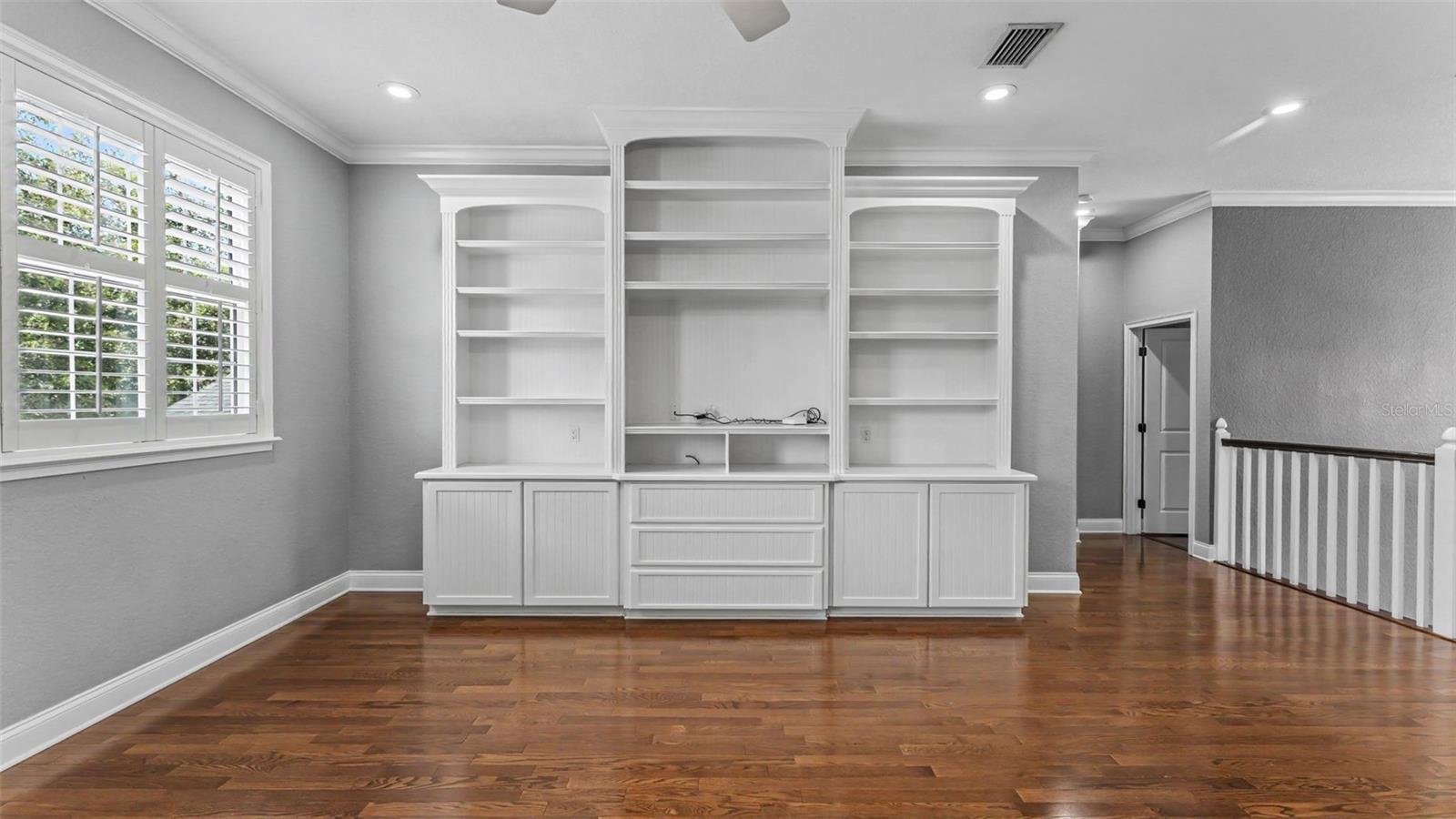 ASHTON OAKS - Residential