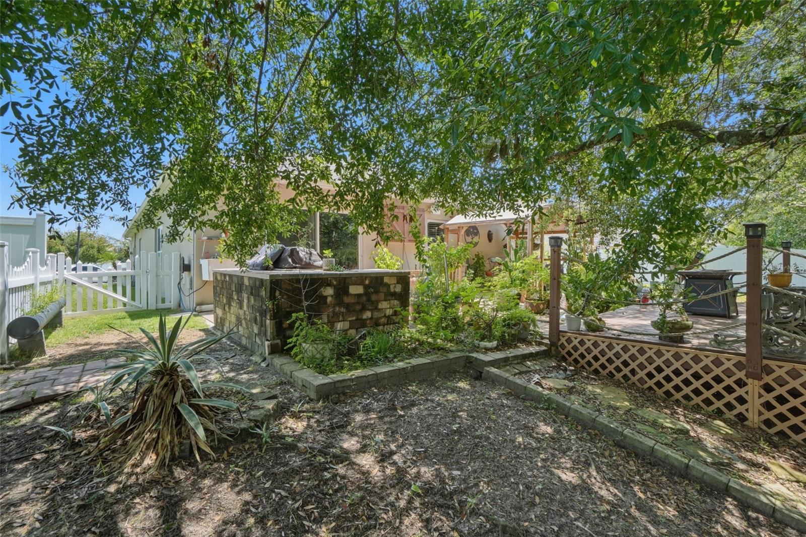 BRIARWOOD ESTATES - Residential