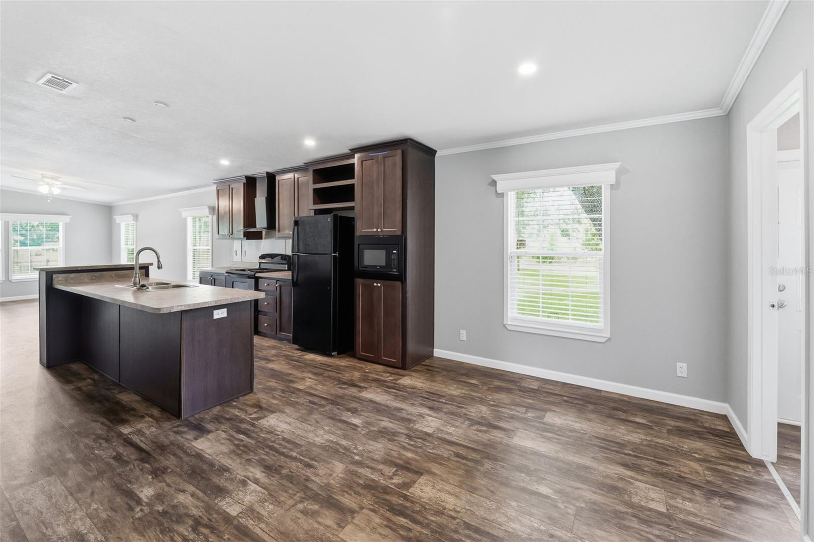 BAYSHORE ESTATES - Residential