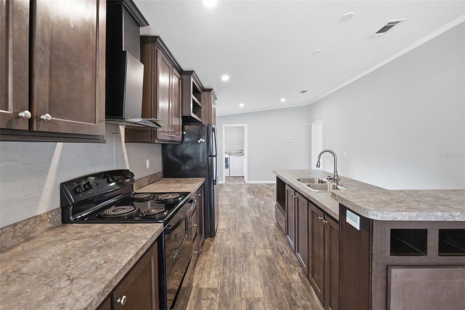 BAYSHORE ESTATES - Residential