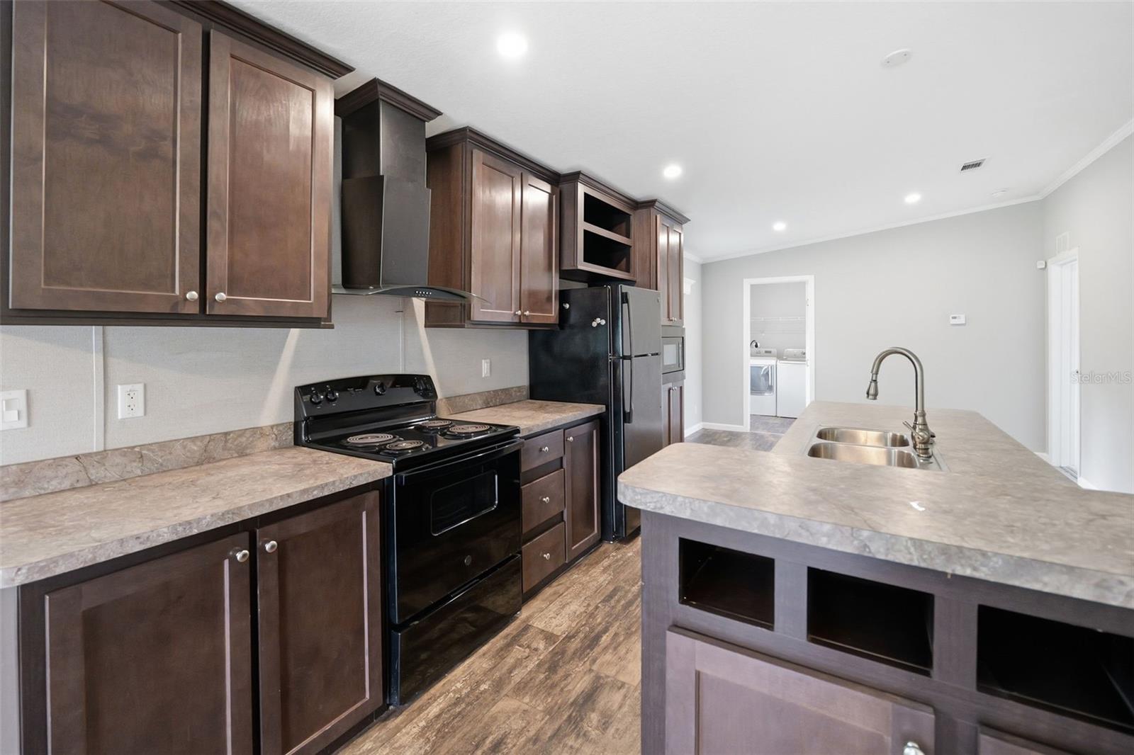 BAYSHORE ESTATES - Residential
