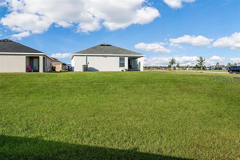 TOWNE PARK ESTATES - Residential Lease