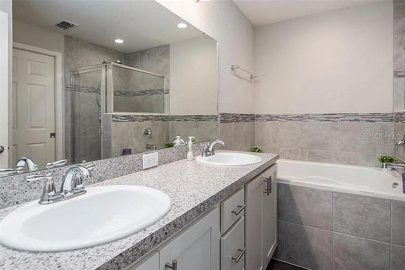 TOWNE PARK ESTATES - Residential Lease