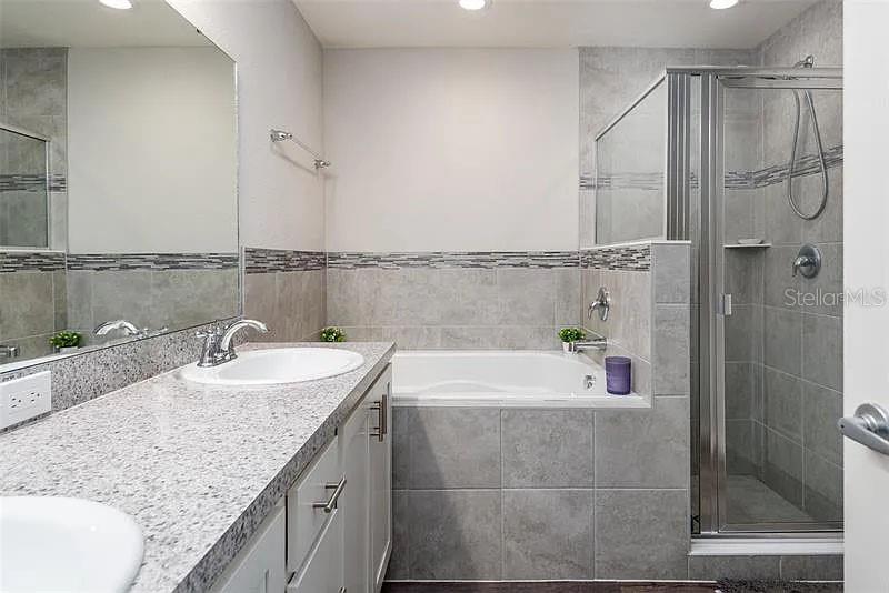 TOWNE PARK ESTATES - Residential Lease
