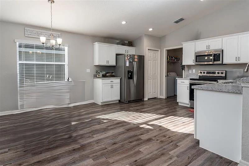 TOWNE PARK ESTATES - Residential Lease