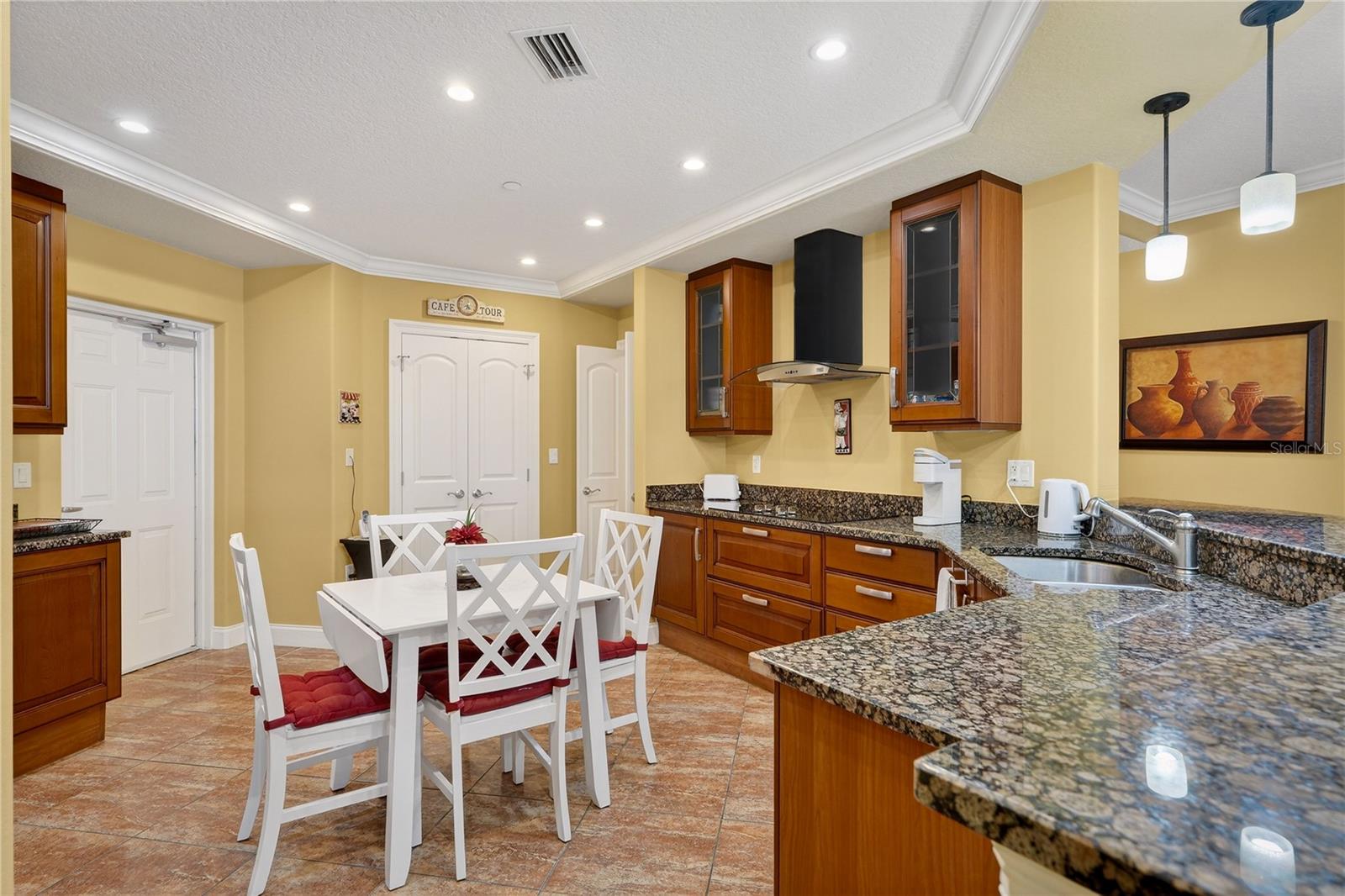 PALMA BELLA CONDO - Residential