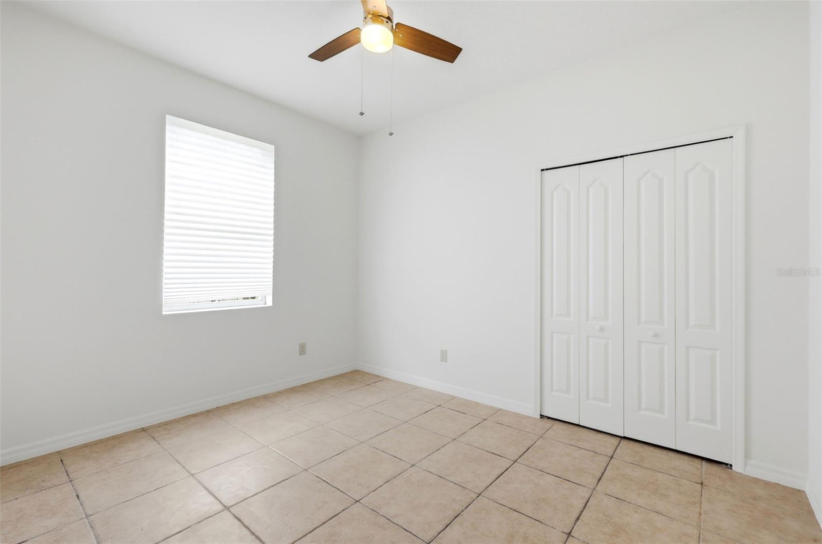 HUNTERS CREEK TRACT 350 PH 2 33/52 LOT 13 - Residential
