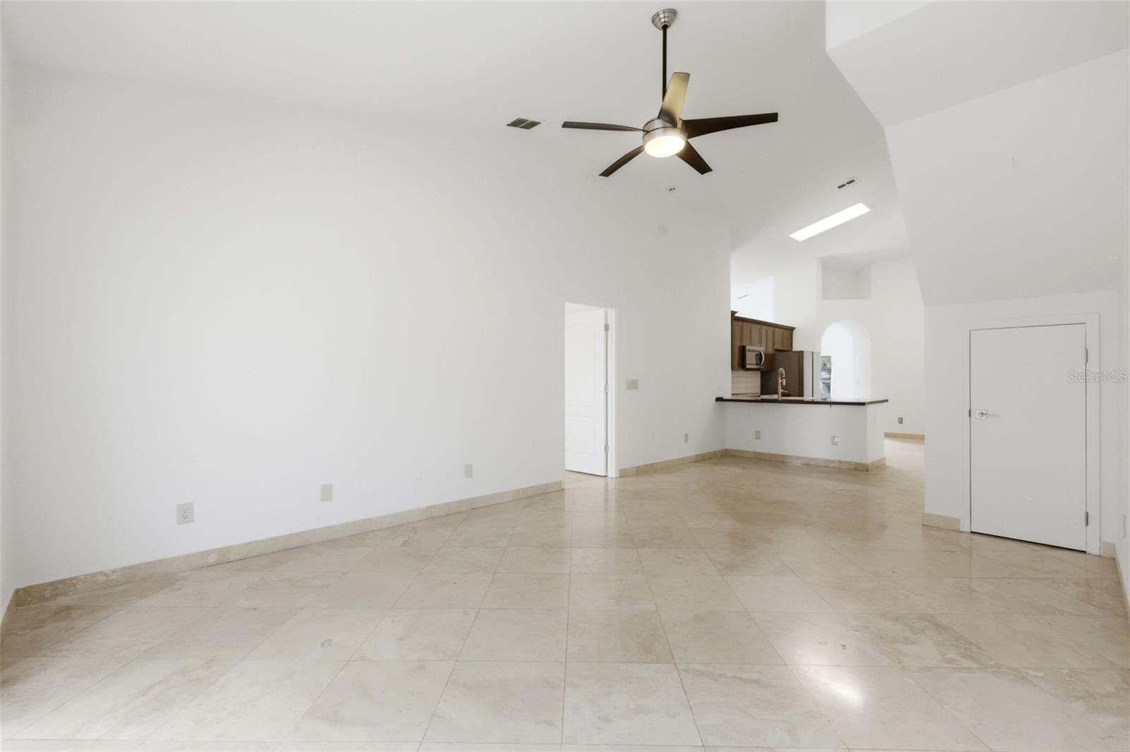 HUNTERS CREEK TRACT 350 PH 2 33/52 LOT 13 - Residential