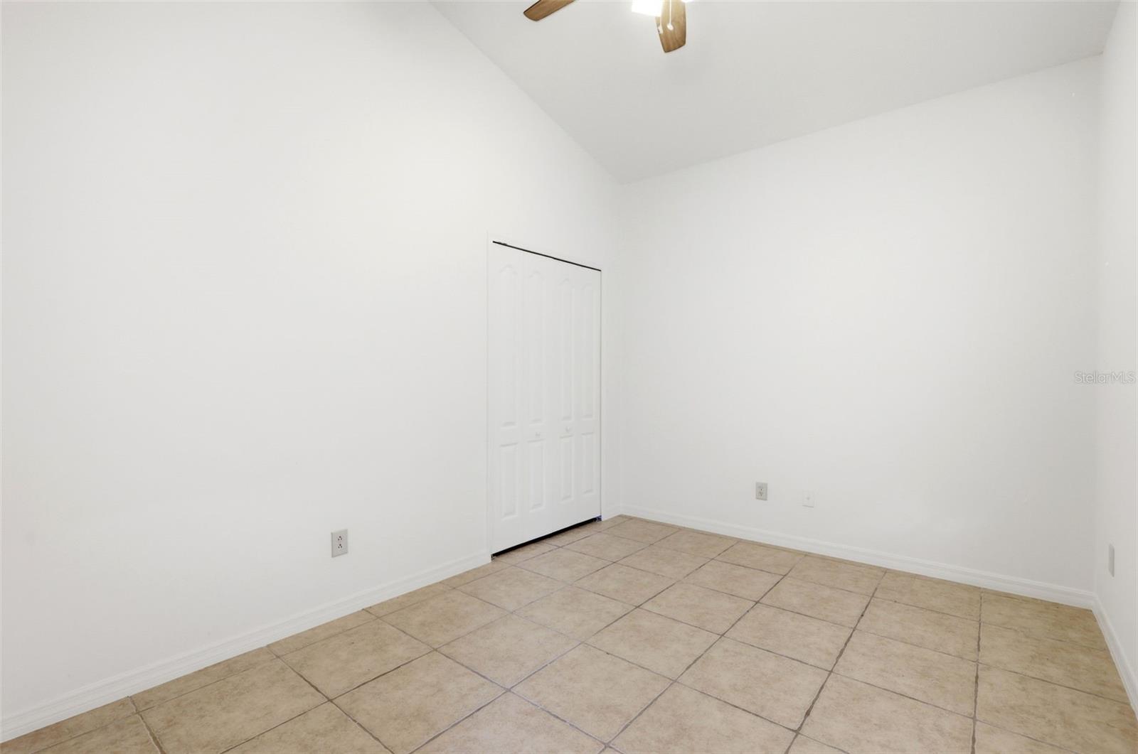 HUNTERS CREEK TRACT 350 PH 2 33/52 LOT 13 - Residential