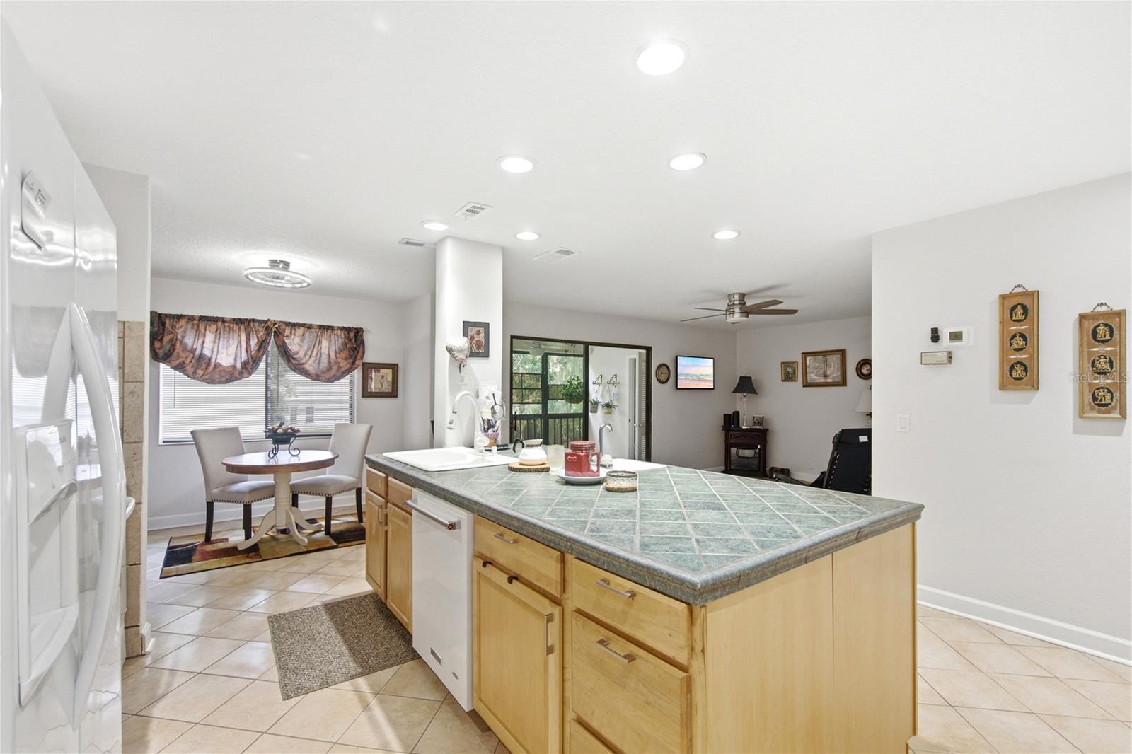 SHANGRI LA CONDO - Residential