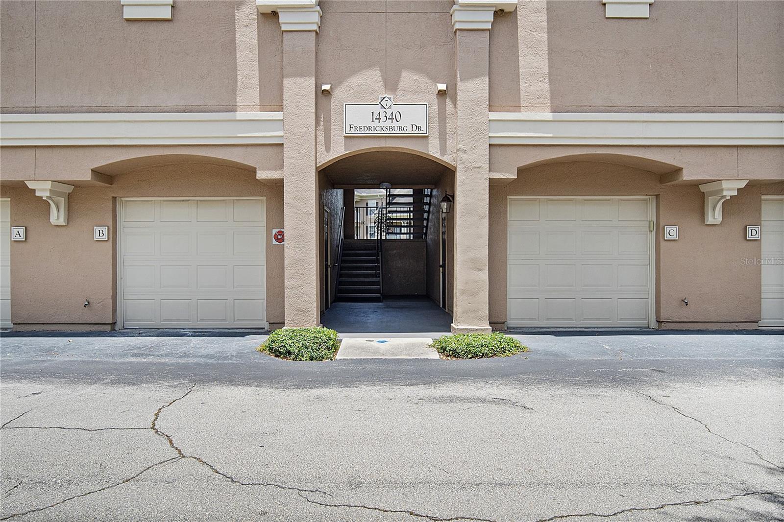 CAPRI/HUNTERS CRK CONDO - Residential
