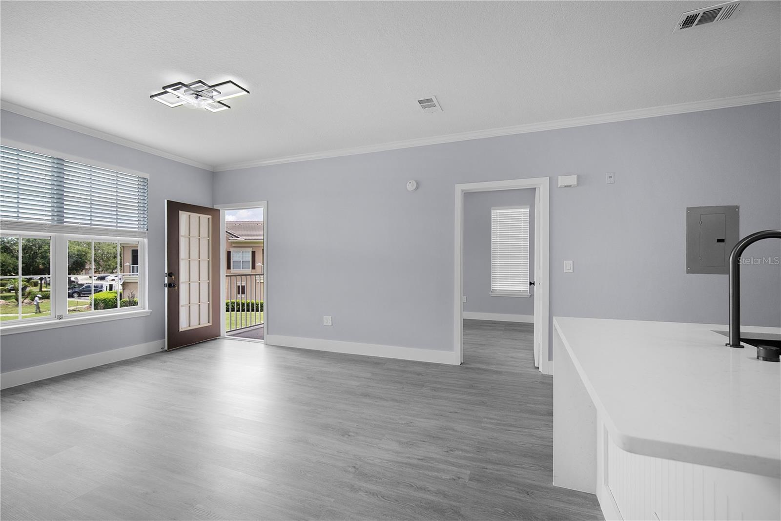 CAPRI/HUNTERS CRK CONDO - Residential
