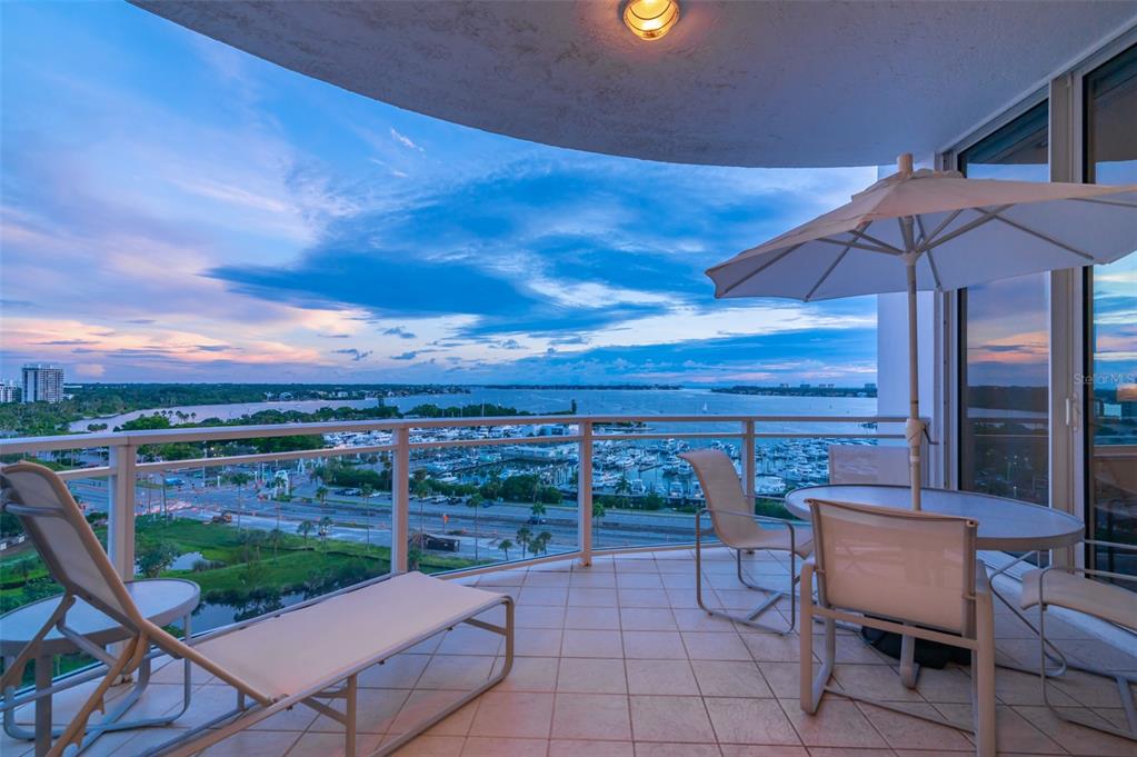 MARINA TOWER - Residential