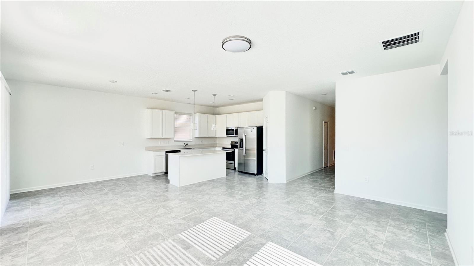 ASTONIA NORTH - Residential Lease