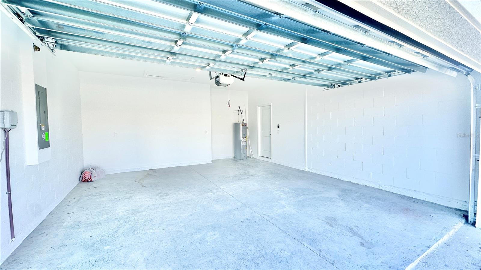 ASTONIA NORTH - Residential Lease