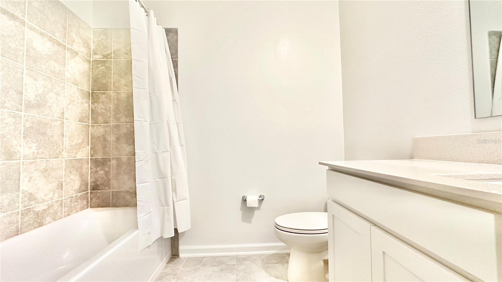 ASTONIA NORTH - Residential Lease