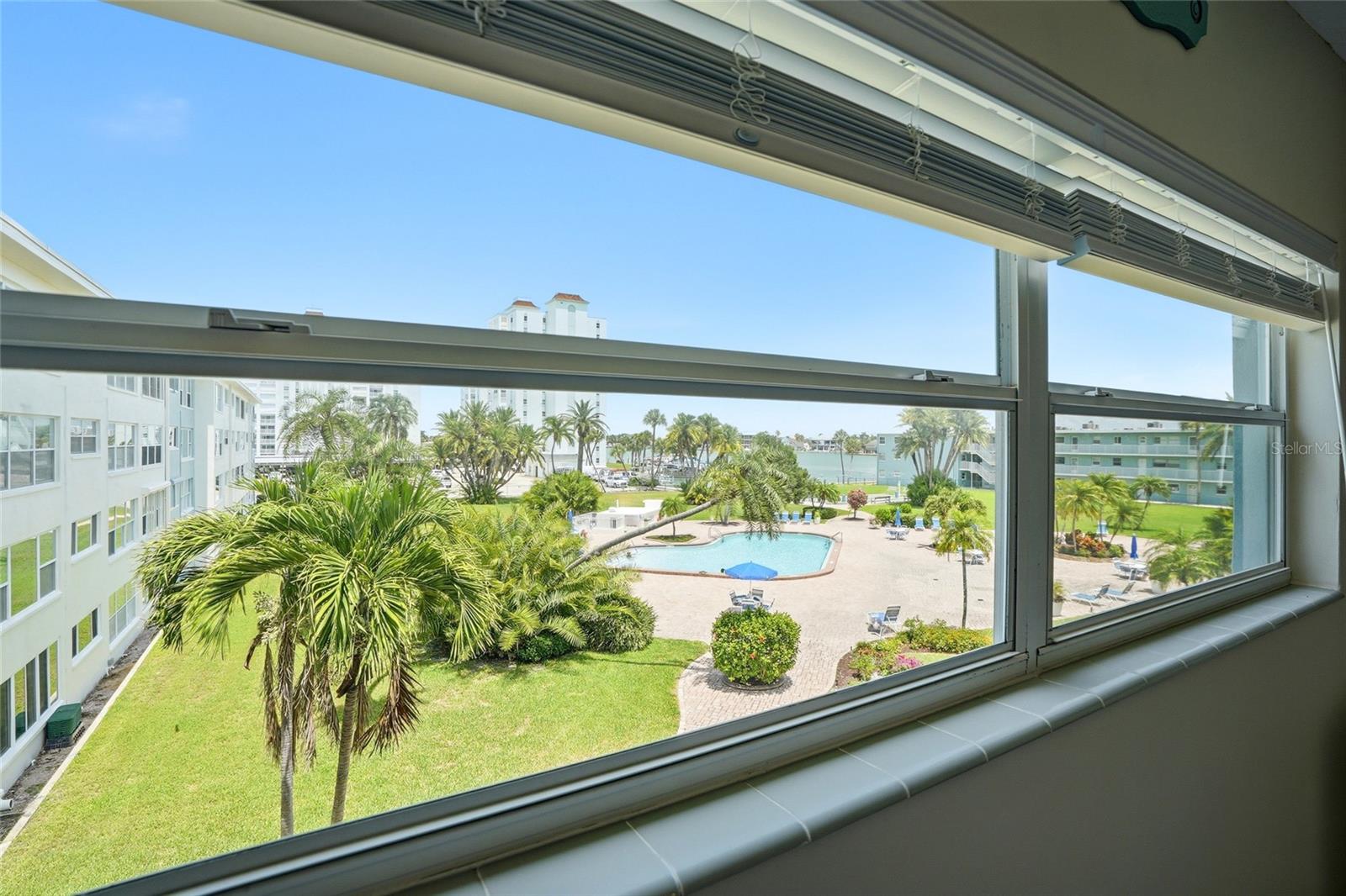 SYLVETTE CONDO - Residential