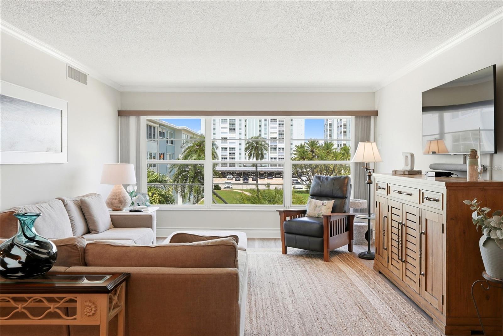 SYLVETTE CONDO - Residential