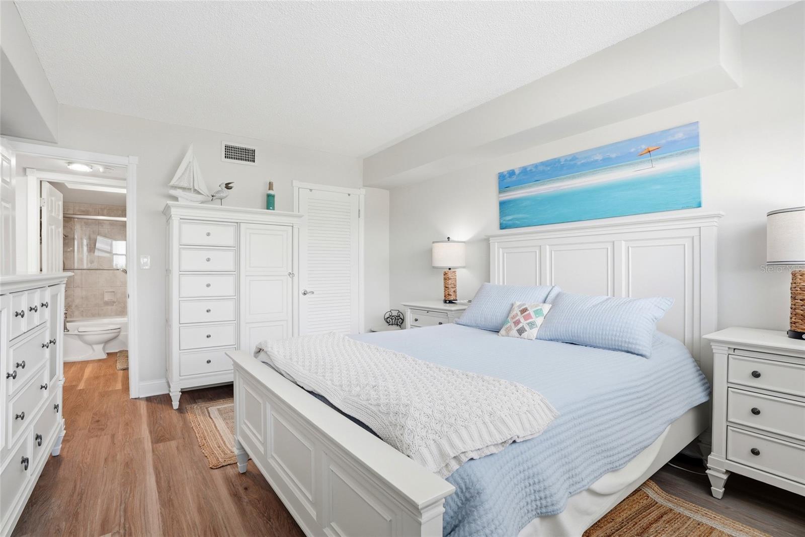SYLVETTE CONDO - Residential
